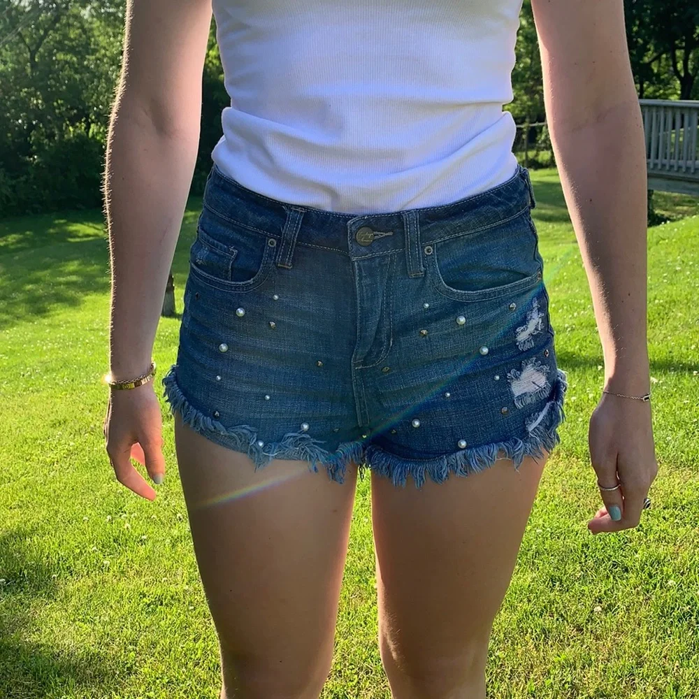 Vintage Havana pearl and studded embroided shorts - Picture 1 of 3